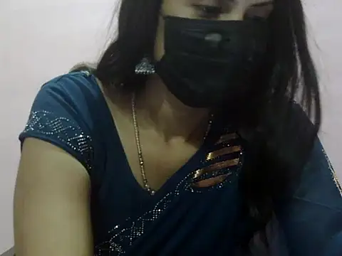 Laila Cute online show from March 2026 03:11:01 PM