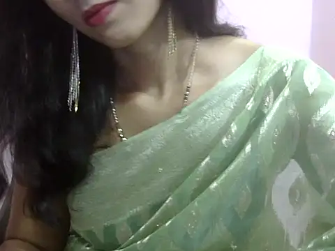 Snapshot of Laila_Cute chatting on July 2026 03:18:02 PM Laila Cute online show from July 2026 03:18:02 PM