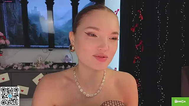 JulieLupo online show from March 2026 06:08:02 AM