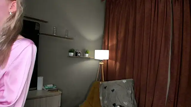 PocketDollX online show from June 2026 04:42:02 PM