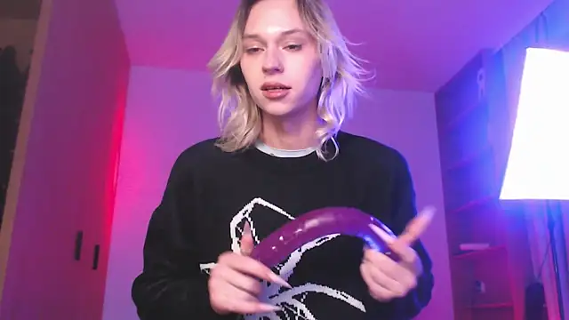 SophieDiamond Xx online show from November 2025 06:52:02 PM