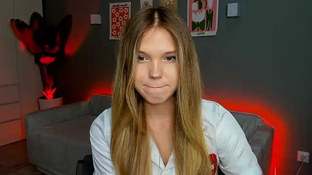 Snapshot of linakorvin chatting on November 2025 01:10:01 PM linakorvin online show from November 2025 01:10:01 PM