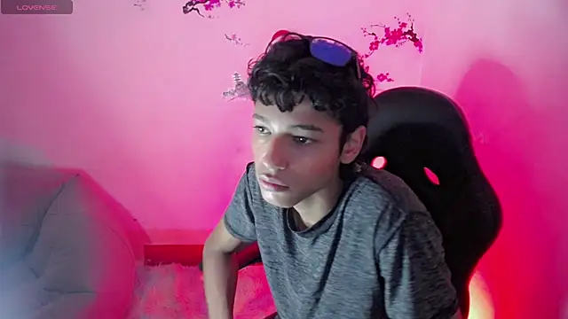 Im david02 online show from October 2025 01:44:02 PM