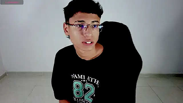 Snapshot of Im_david02 chatting on April 2026 01:01:01 PM Im david02 online show from April 2026 01:01:01 PM