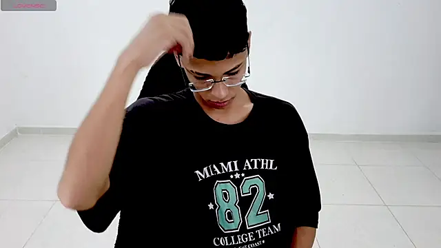 Snapshot of Im_david02 chatting on April 2026 02:23:01 PM Im david02 online show from April 2026 02:23:01 PM