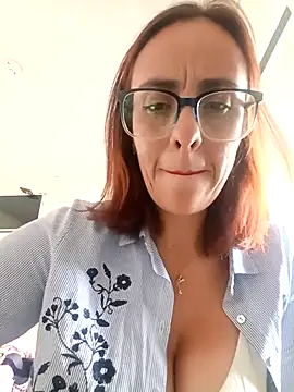 Jade 1-9 online show from November 2025 07:14:02 PM