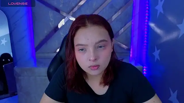 Snapshot of mia_foster_t chatting on May 2026 01:07:02 PM mia foster t online show from May 2026 01:07:02 PM