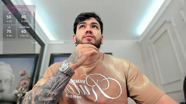 Snapshot of ElianKeiser chatting on October 2025 12:17:01 PM ElianKeiser online show from October 2025 12:17:01 PM