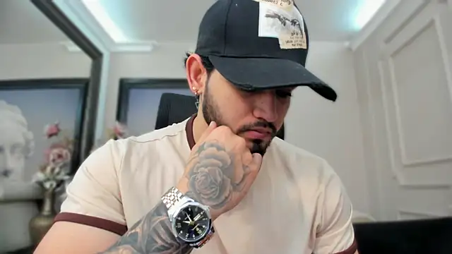 Snapshot of ElianKeiser chatting on October 2025 12:26:02 PM ElianKeiser online show from October 2025 12:26:02 PM