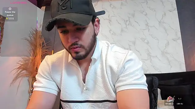 Snapshot of ElianKeiser chatting on November 2025 11:54:01 AM ElianKeiser online show from November 2025 11:54:01 AM