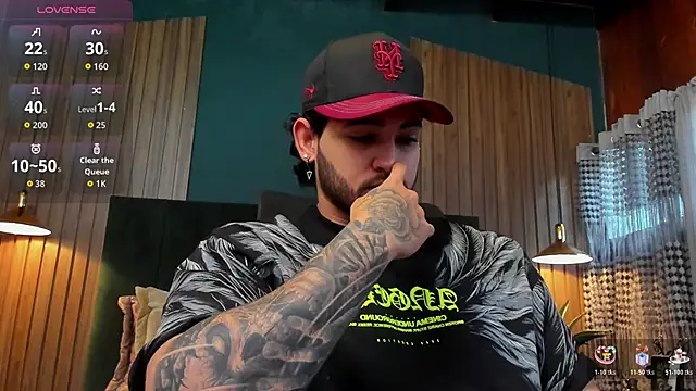 Snapshot of ElianKeiser chatting on December 2025 12:21:02 PM ElianKeiser online show from December 2025 12:21:02 PM