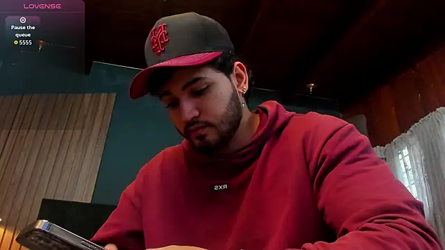 Snapshot of ElianKeiser chatting on December 2025 12:23:02 PM ElianKeiser online show from December 2025 12:23:02 PM