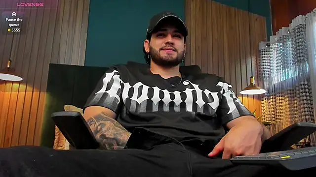 Snapshot of ElianKeiser chatting on January 2026 12:40:01 PM ElianKeiser online show from January 2026 12:40:01 PM