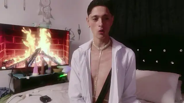 Tyler cat online show from November 2025 07:34:01 PM