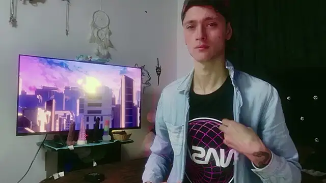 Tyler cat online show from November 2025 03:56:02 PM