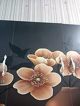 tulip-bae online show from October 2025 04:06:02 PM