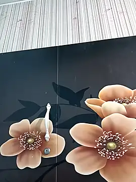 tulip-bae online show from October 2025 12:57:01 AM