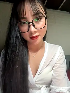 Snapshot of Linh5790 chatting on October 2025 02:06:02 PM Linh5790 online show from October 2025 02:06:02 PM