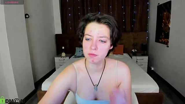 Sara Frayer online show from March 2026 01:01:02 AM