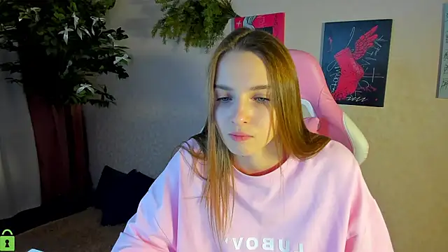 L1na Reeds online show from December 2025 01:02:01 AM