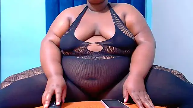 Snapshot of LadyBear2002 chatting on July 2026 06:23:01 PM LadyBear2002 online show from July 2026 06:23:01 PM