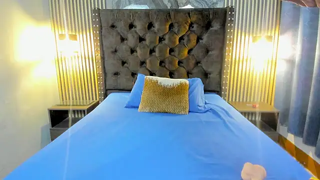 Nikki Vesper online show from April 2026 03:33:01 AM