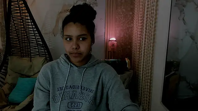 Snapshot of AriaVega chatting on April 2026 12:58:02 PM AriaVega online show from April 2026 12:58:02 PM