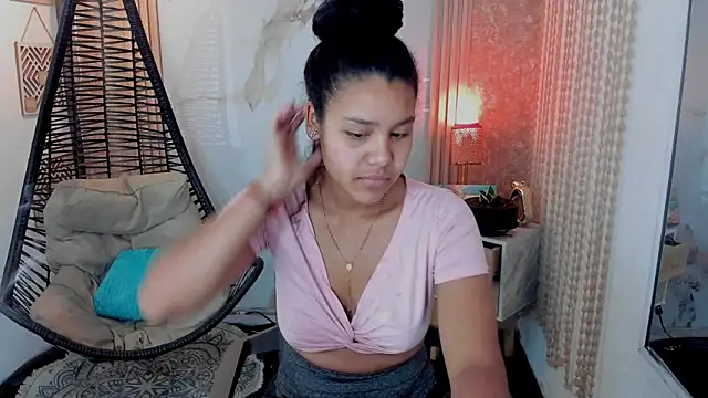 Snapshot of AriaVega chatting on May 2026 11:49:01 AM AriaVega online show from May 2026 11:49:01 AM