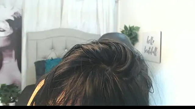 Snapshot of annyrusso chatting on December 2025 02:04:01 PM annyrusso online show from December 2025 02:04:01 PM