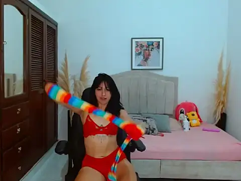 annyrusso online show from December 2025 05:53:02 PM