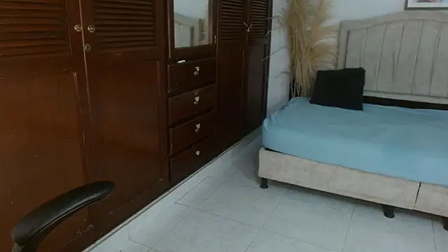 annyrusso online show from March 2026 09:10:01 PM