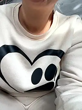 Daiana Andra online show from December 2025 09:57:02 AM