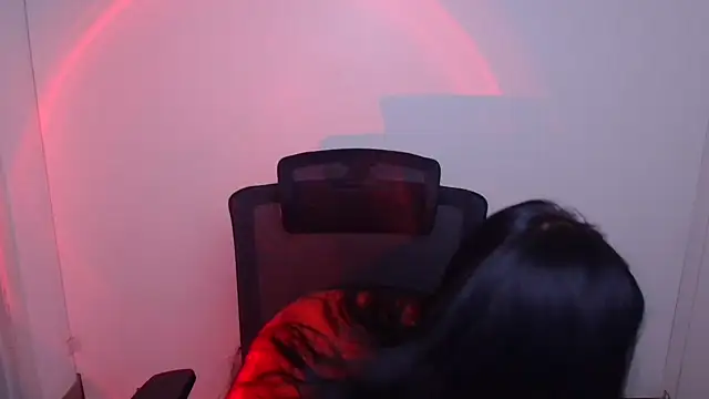 Mona Esty online show from October 2025 11:29:01 AM