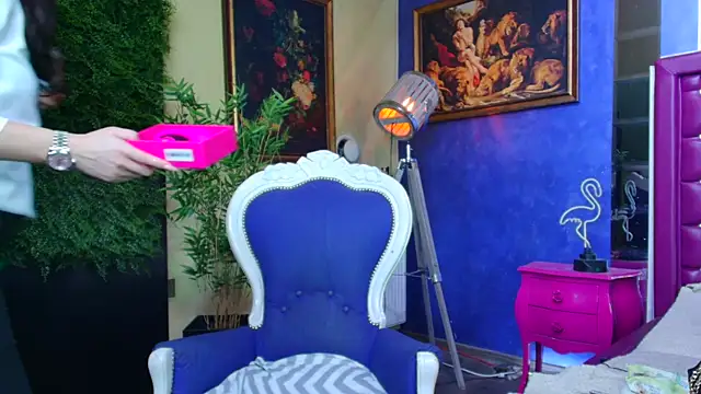 nicolepalmer online show from November 2025 10:51:01 AM