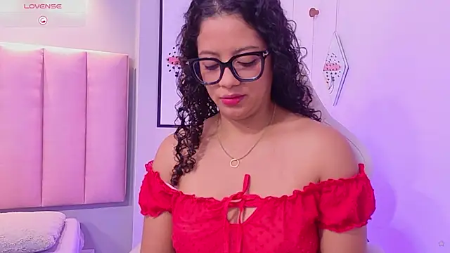 Snapshot of CamilaLevy chatting on April 2026 12:23:01 PM CamilaLevy online show from April 2026 12:23:01 PM