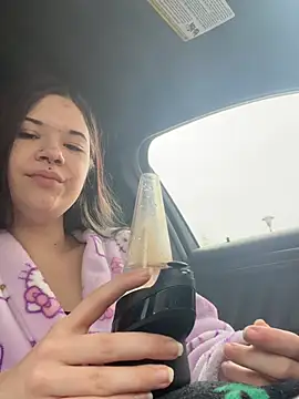 Snapshot of Jynx420friendly chatting on April 2026 03:20:02 PM Jynx420friendly online show from April 2026 03:20:02 PM