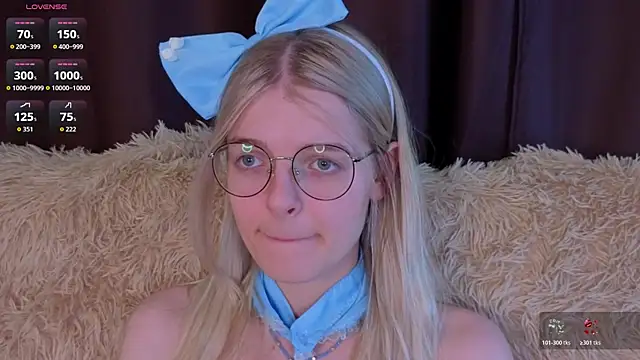 MonicaShiny online show from November 2025 07:04:01 PM