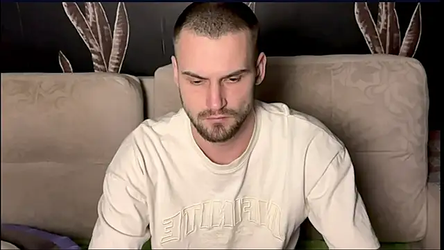 Iveraan online show from October 2025 06:52:01 PM