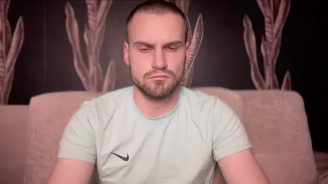 Iveraan online show from October 2025 06:41:01 PM