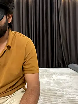 Snapshot of vickyandtania chatting on December 2025 03:52:02 PM vickyandtania online show from December 2025 03:52:02 PM