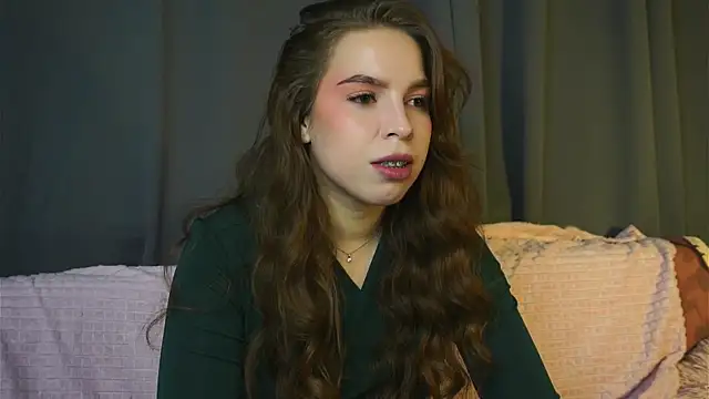 Snapshot of ToniaRoehr chatting on October 2025 08:51:01 PM ToniaRoehr online show from October 2025 08:51:01 PM