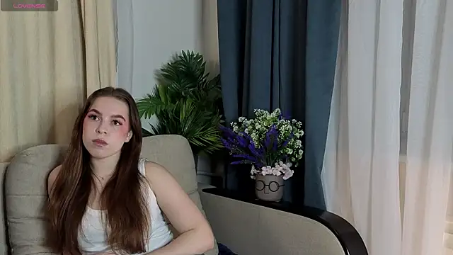 Snapshot of ToniaRoehr chatting on October 2025 08:22:01 PM ToniaRoehr online show from October 2025 08:22:01 PM