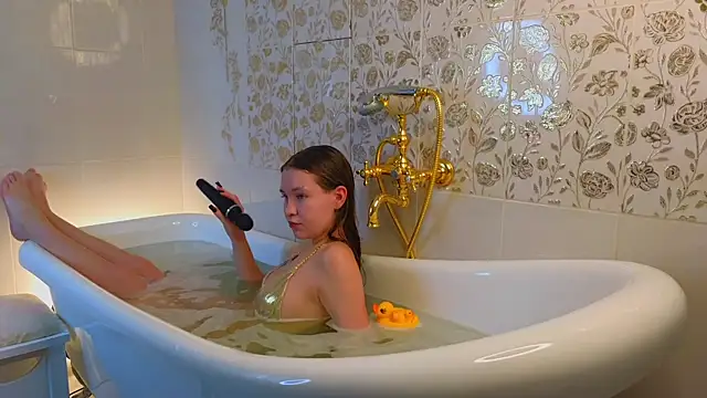 MarindaRuud online show from December 2025 12:36:02 PM