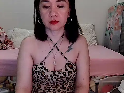 KissHott online show from March 2026 02:39:02 PM