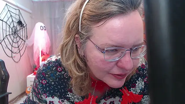 VestaWoody online show from October 2025 06:14:02 AM