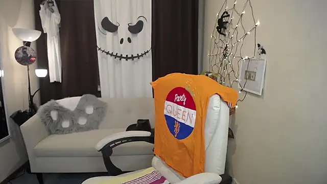 VestaWoody online show from October 2025 06:58:01 AM