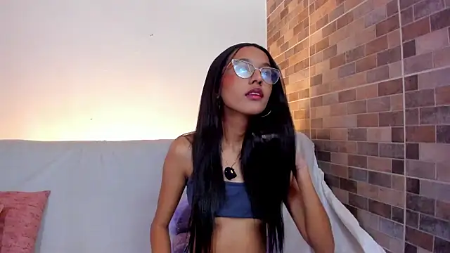 luna valen online show from October 2025 03:18:01 AM