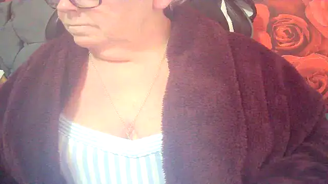 Playful MILF Demi online show from March 2026 06:36:01 PM