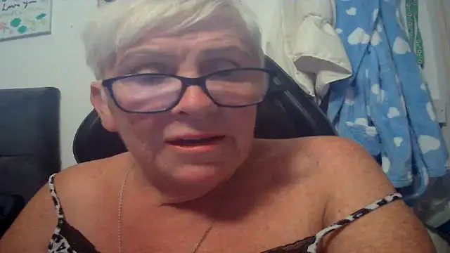 Playful MILF Demi online show from July 2026 05:09:02 PM