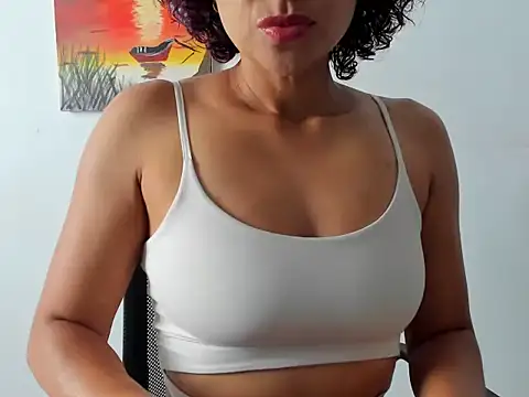 Seductress Malia online show from October 2025 01:04:02 PM